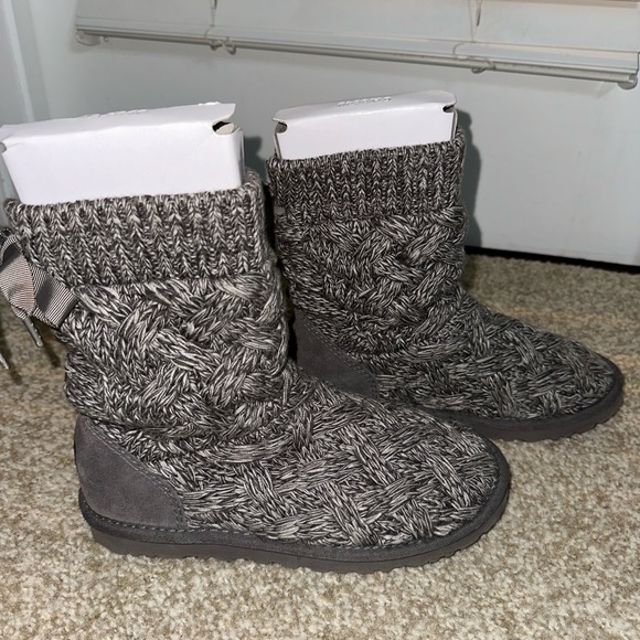 UGG gray knit boots - Picture 4 of 5